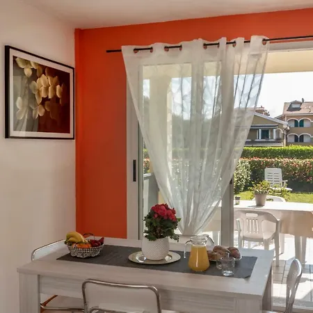Mihaela Apartment *